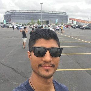 Meet your Posher, Siddhant